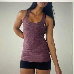 - Lululemon cool razorback tank